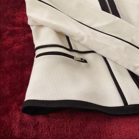 Calvin Klein White blazer with black trim - Picture 3 of 6